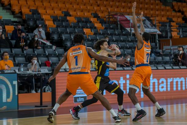 镜头的谦逊 镜头的谦逊