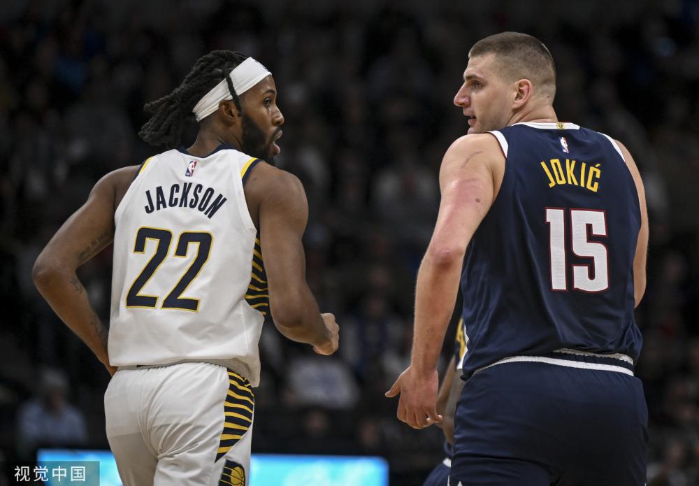 美国队紧咬 美国队紧咬